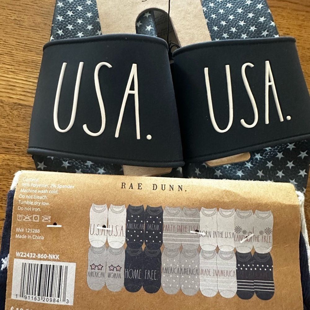 NWT Rae Dunn USA Navy Slides Womens 9 and 10 Pairs of Patriotic Socks Set - Picture 2 of 2